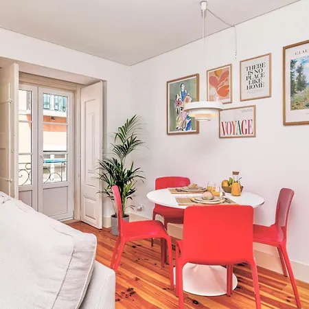 Red Tulip Flat Bright & Colourful By Homeful Homes شقة