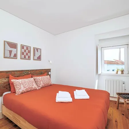 Red Tulip Flat Bright & Colourful By Homeful Homes Appartement