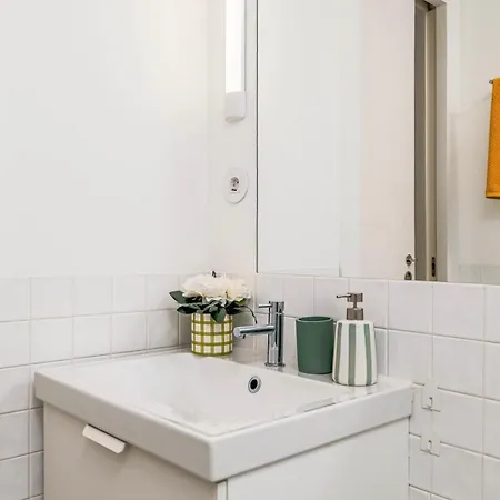 Red Tulip Flat Bright & Colourful By Homeful Homes شقة Lisboa
